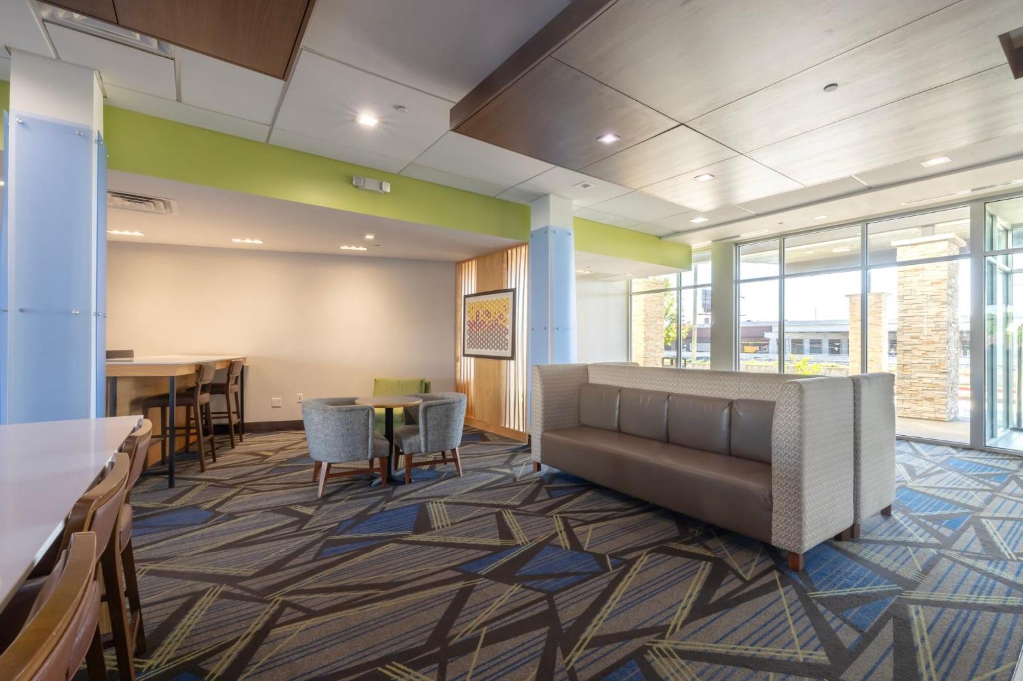 Express & Dallas Ne Arboretum Hotel 3*