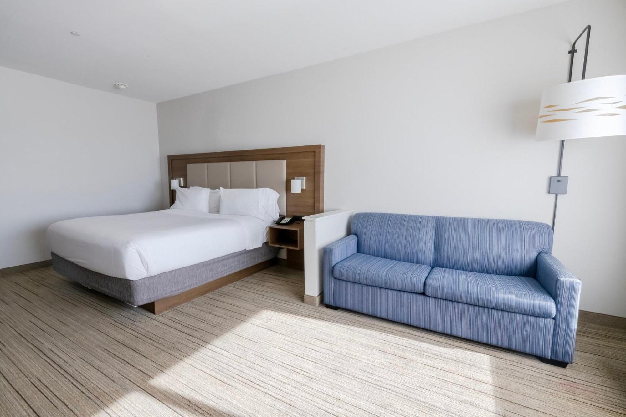 Express & Dallas Ne Arboretum 3*