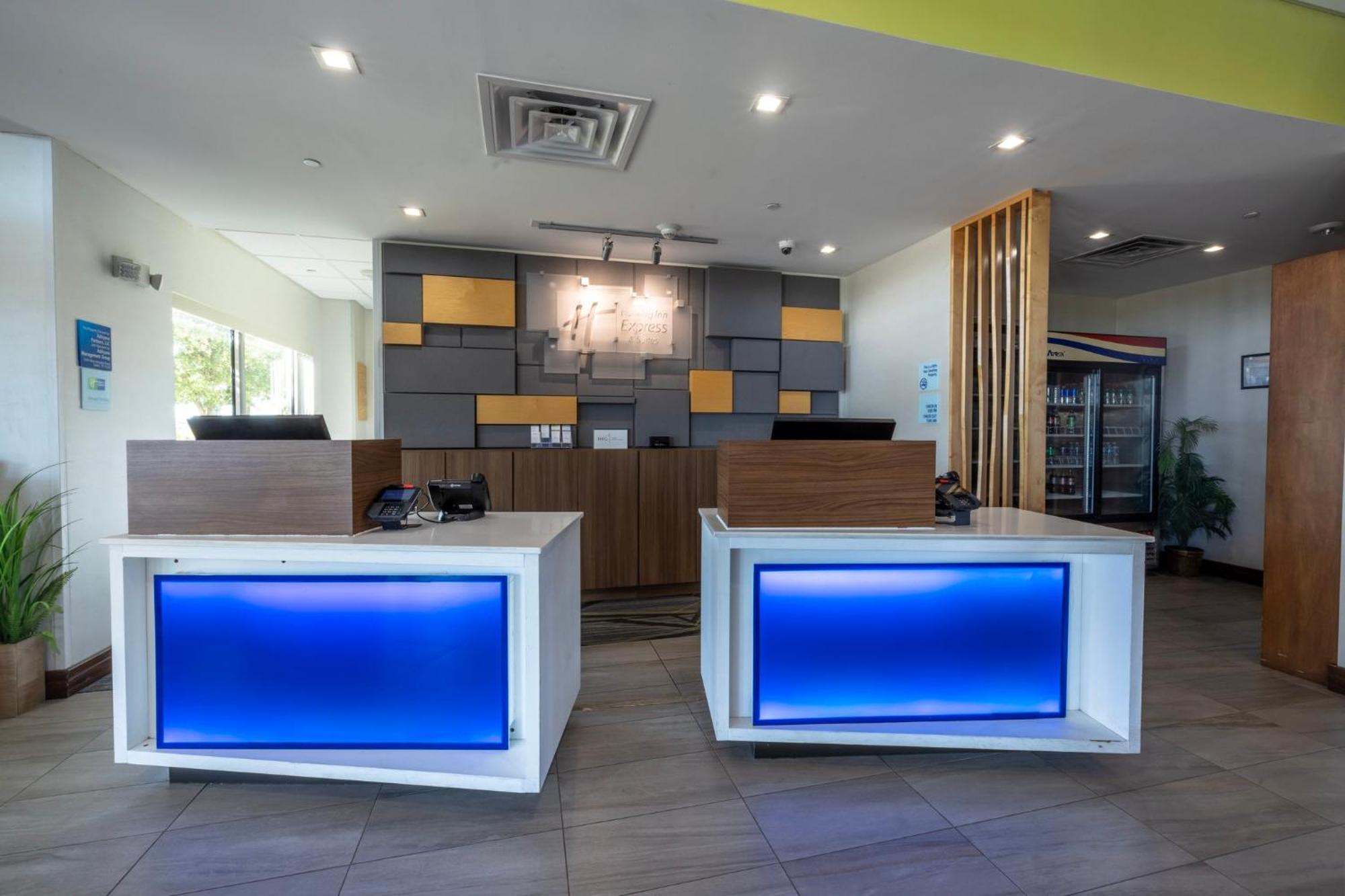 Hotel Express & Dallas Ne Arboretum